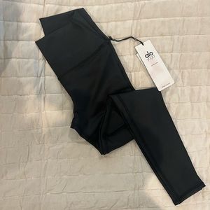 ALO yoga airbrush leggings glossy black